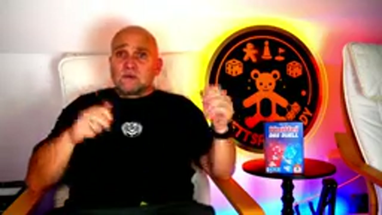 Kniffel das Duell – Szenenbild aus dem Brettspiel-Teddy-Video